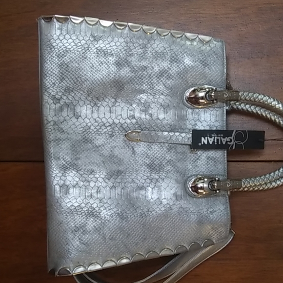 GALiAN - Picture 2 of 4